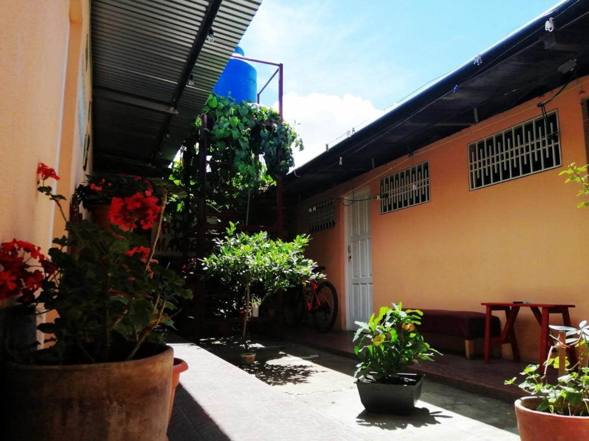 Estelí Hostal Mariella מראה חיצוני תמונה