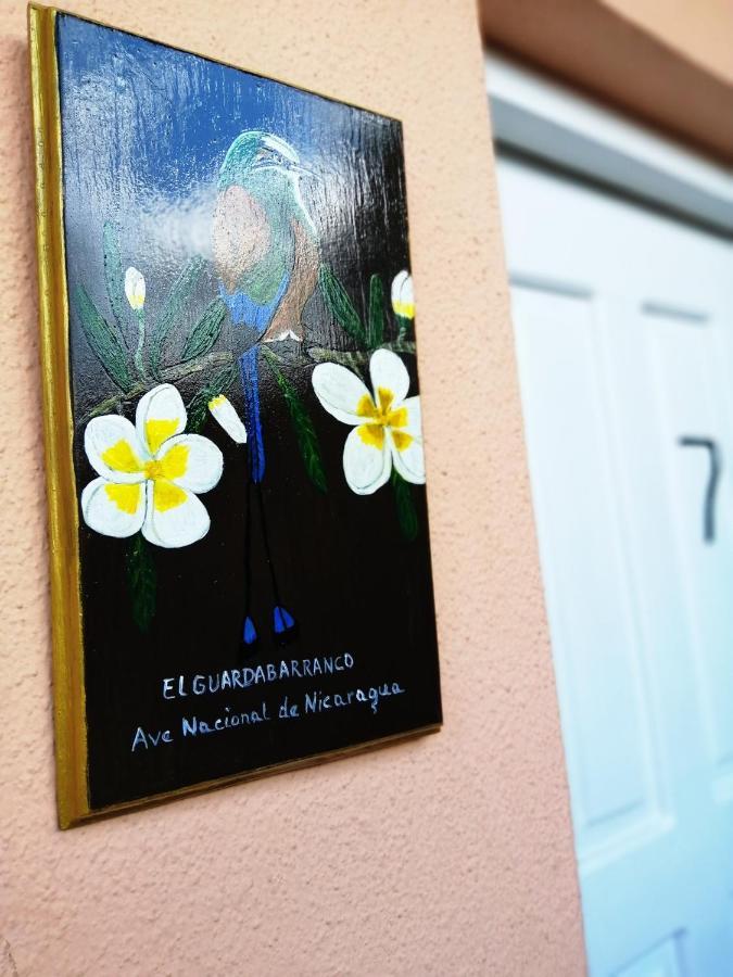 Estelí Hostal Mariella מראה חיצוני תמונה